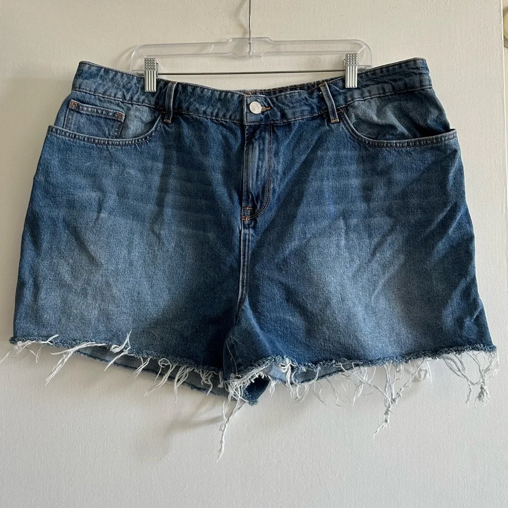 FRAME Denim Designer Blue Le Grand Garcon Cutoff Rolled Hem Jean Shorts size 34 - Picture 6 of 12
